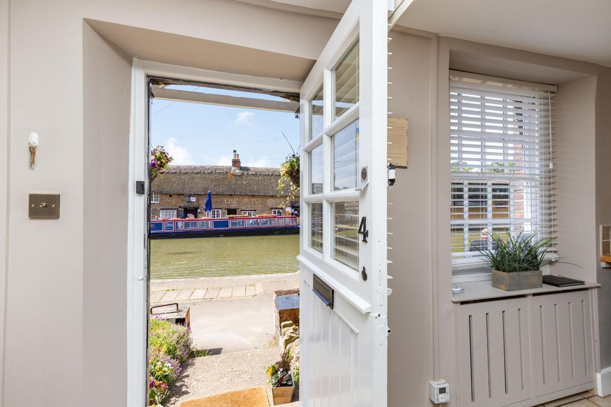 4 Canalside Cottages Towcester Exterior photo